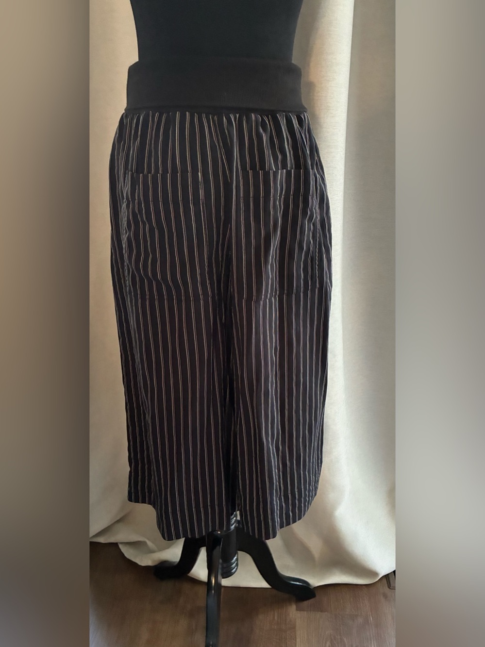 Anthropologie Black Pinstripe Wide-Leg Crop Pants - Picture 7 of 9